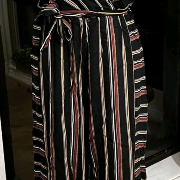 NWT Xhilaration wide leg Belt wrap style black stripe romper sz Medium. - Picture 4 of 7